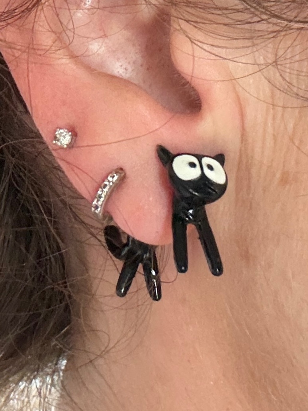 Vintage 90sBlack Cat stud earring  moving feline  - Cute Kitty Design